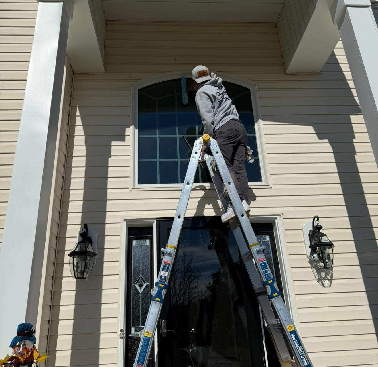 REPLACE FIRST BIG PHOTO WOTH THIS KEEP THE BOTTOM TWO